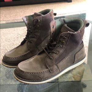 Boys Sperry dockyard boots